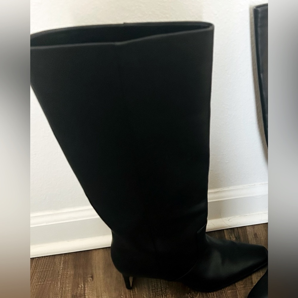 Women H&M tall black boots size 39 (US 8).